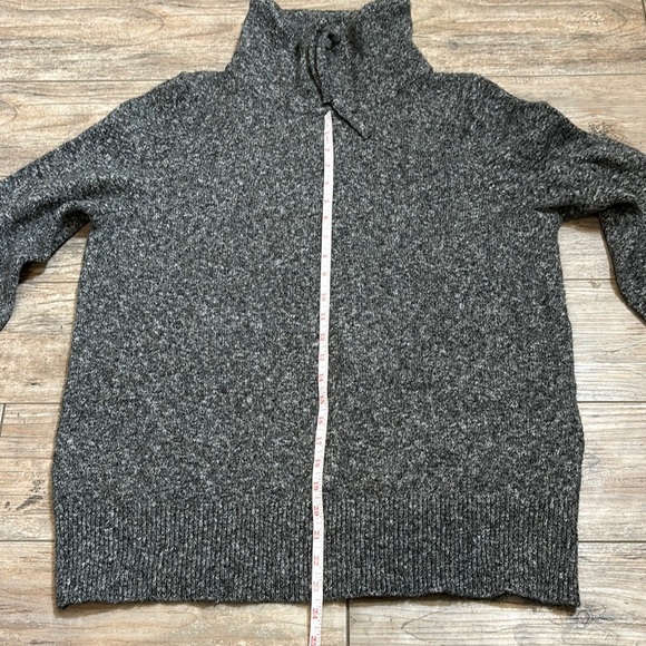 Workshop Republic Women's Gray Sweater Size Large - Picture 4 of 8